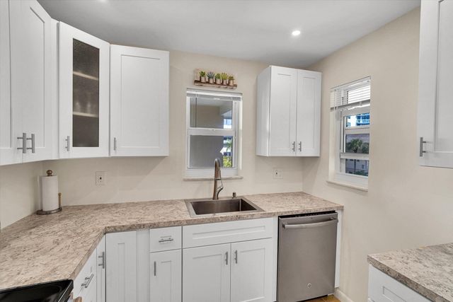 2600 Diana Drive 301, Hallandale Beach, FL 33009