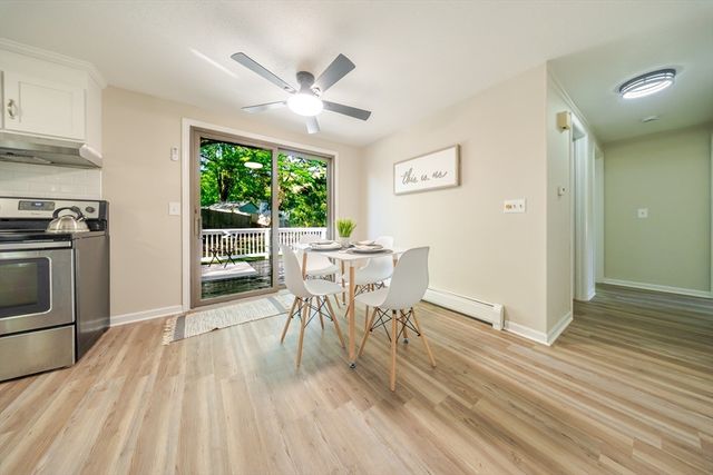 20 Meadowbrook Dr, Easthampton, MA 01027