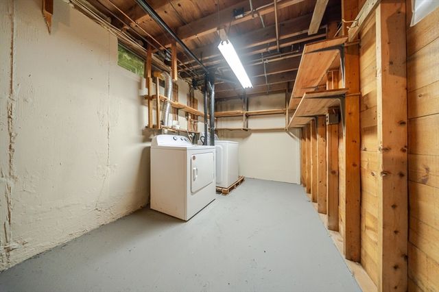 20 Meadowbrook Dr, Easthampton, MA 01027