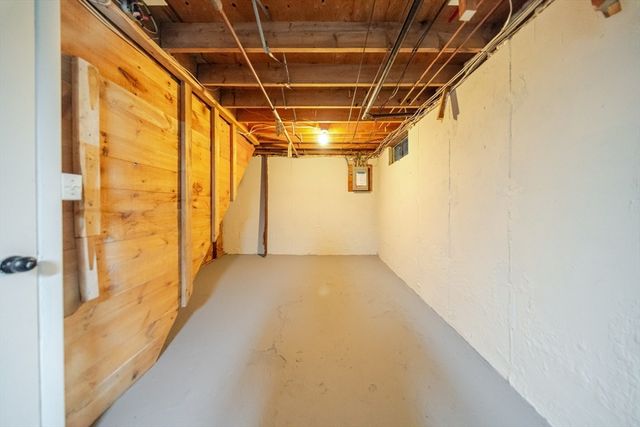 20 Meadowbrook Dr, Easthampton, MA 01027