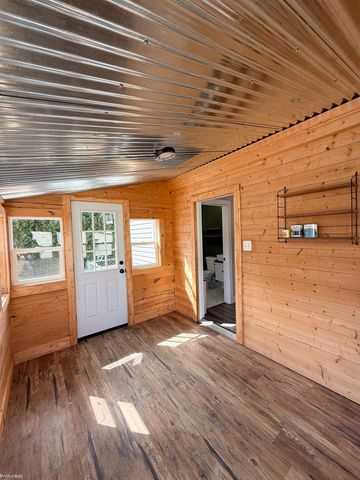 35356 Potter Street, Memphis, MI 48041