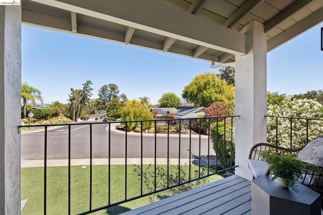 2333 Lariat Ln, Walnut Creek, CA 94596