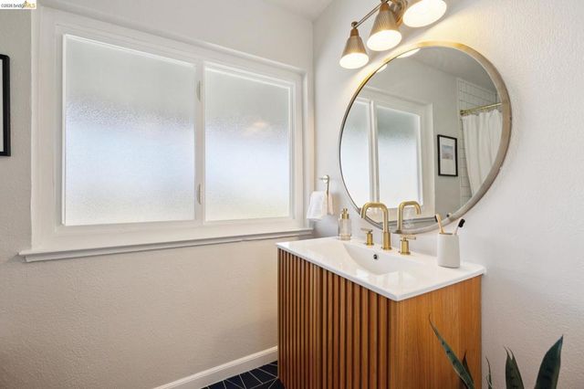 2333 Lariat Ln, Walnut Creek, CA 94596