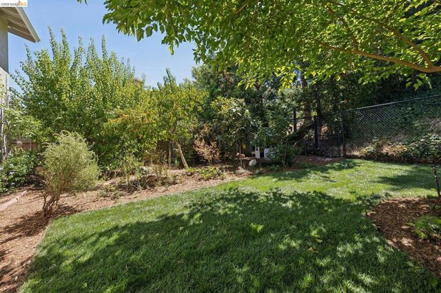 2333 Lariat Ln, Walnut Creek, CA 94596