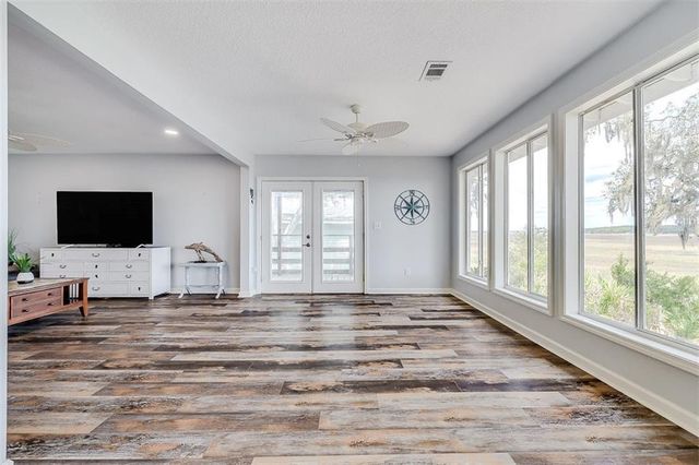 1090 Goldfinch Loop NE, Townsend, GA 31331