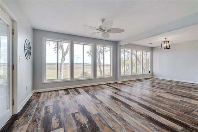 1090 Goldfinch Loop NE, Townsend, GA 31331