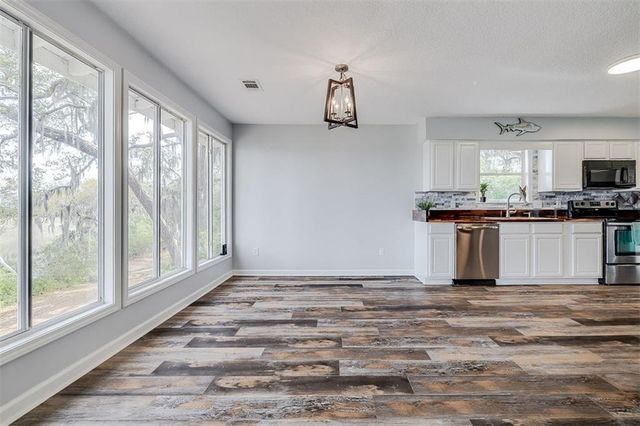 1090 Goldfinch Loop NE, Townsend, GA 31331