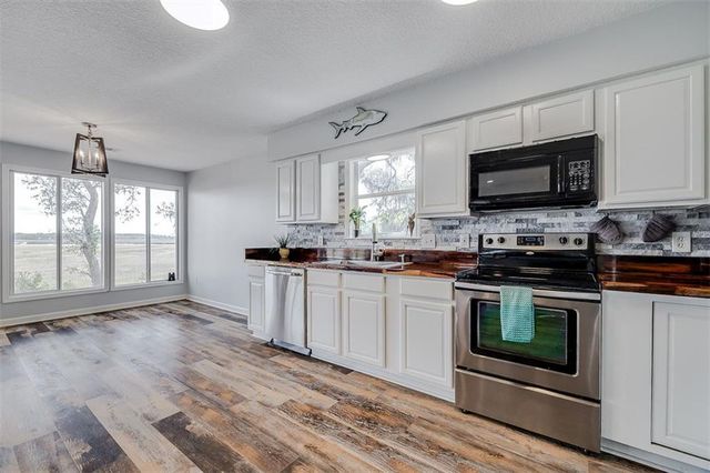 1090 Goldfinch Loop NE, Townsend, GA 31331