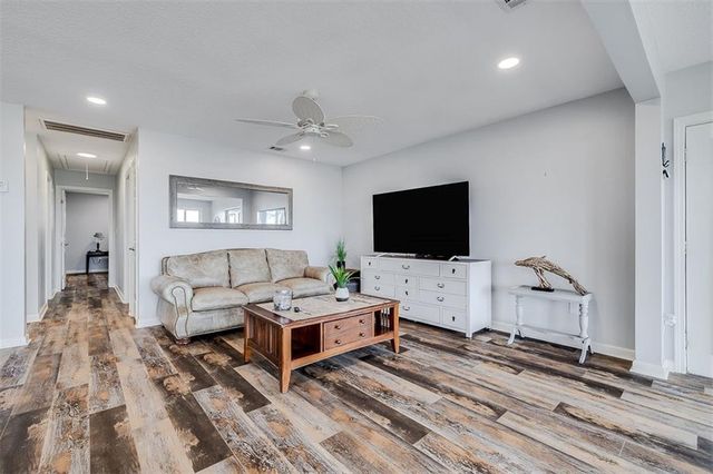 1090 Goldfinch Loop NE, Townsend, GA 31331