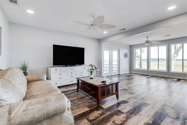 1090 Goldfinch Loop NE, Townsend, GA 31331