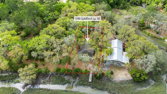 1090 Goldfinch Loop NE, Townsend, GA 31331