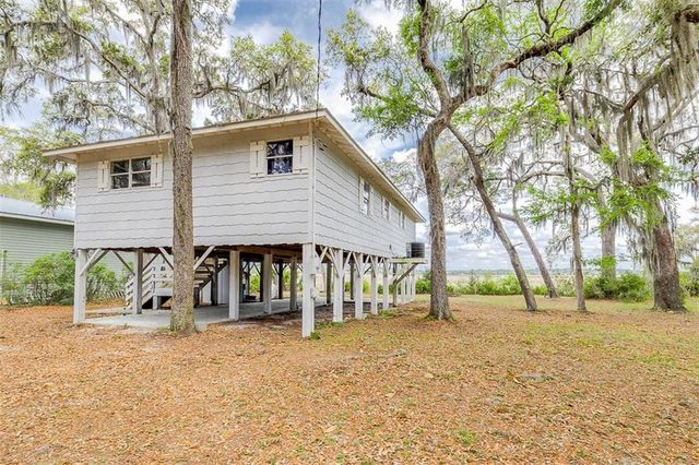 1090 Goldfinch Loop NE, Townsend, GA 31331