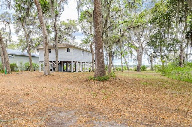 1090 Goldfinch Loop NE, Townsend, GA 31331