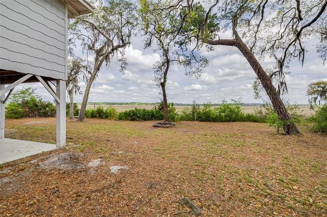 1090 Goldfinch Loop NE, Townsend, GA 31331
