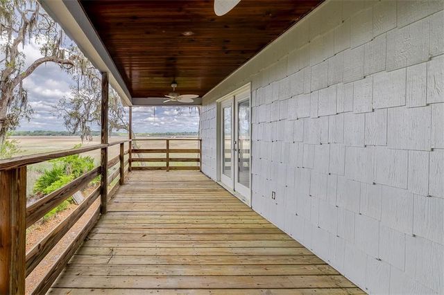 1090 Goldfinch Loop NE, Townsend, GA 31331