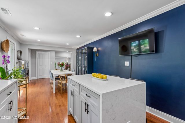 6 Clover Street, Tinton Falls, NJ 07724