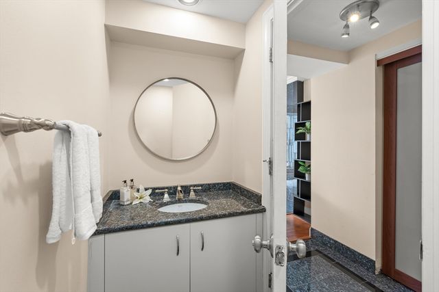 10 Rogers St PH19, Cambridge, MA 02142