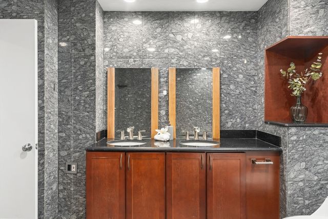 10 Rogers St PH19, Cambridge, MA 02142