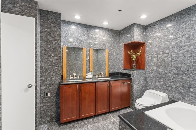 10 Rogers St PH19, Cambridge, MA 02142