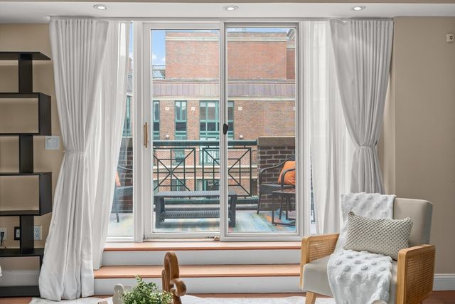 10 Rogers St PH19, Cambridge, MA 02142