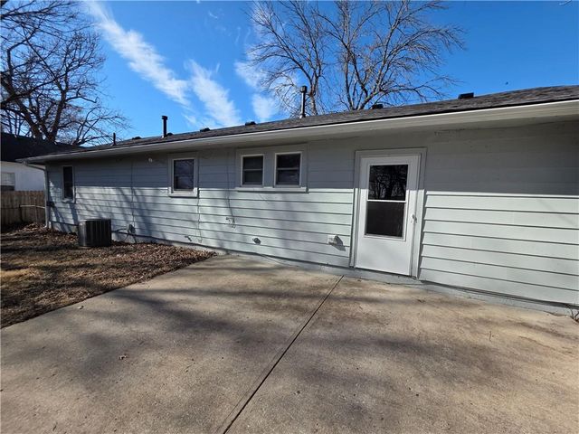 211 S Franklin Street, Raymore, MO 64083