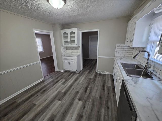 211 S Franklin Street, Raymore, MO 64083