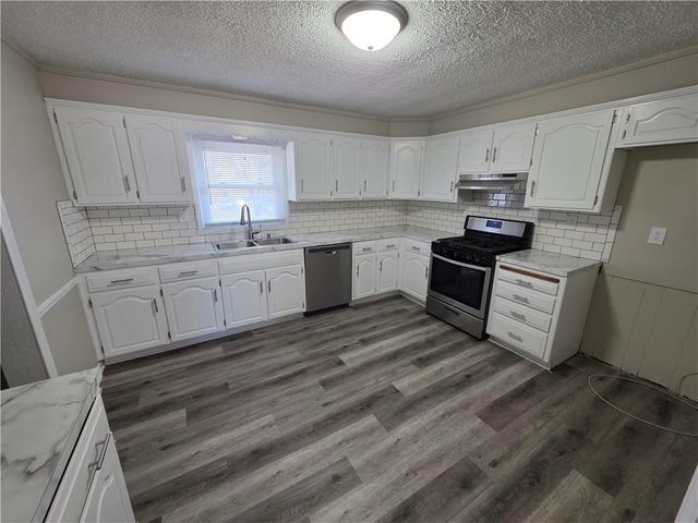 211 S Franklin Street, Raymore, MO 64083