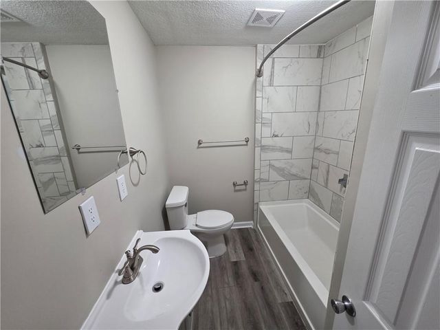 211 S Franklin Street, Raymore, MO 64083