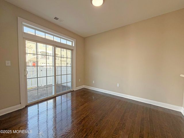 31 Skimmer Lane, Port Monmouth, NJ 07758