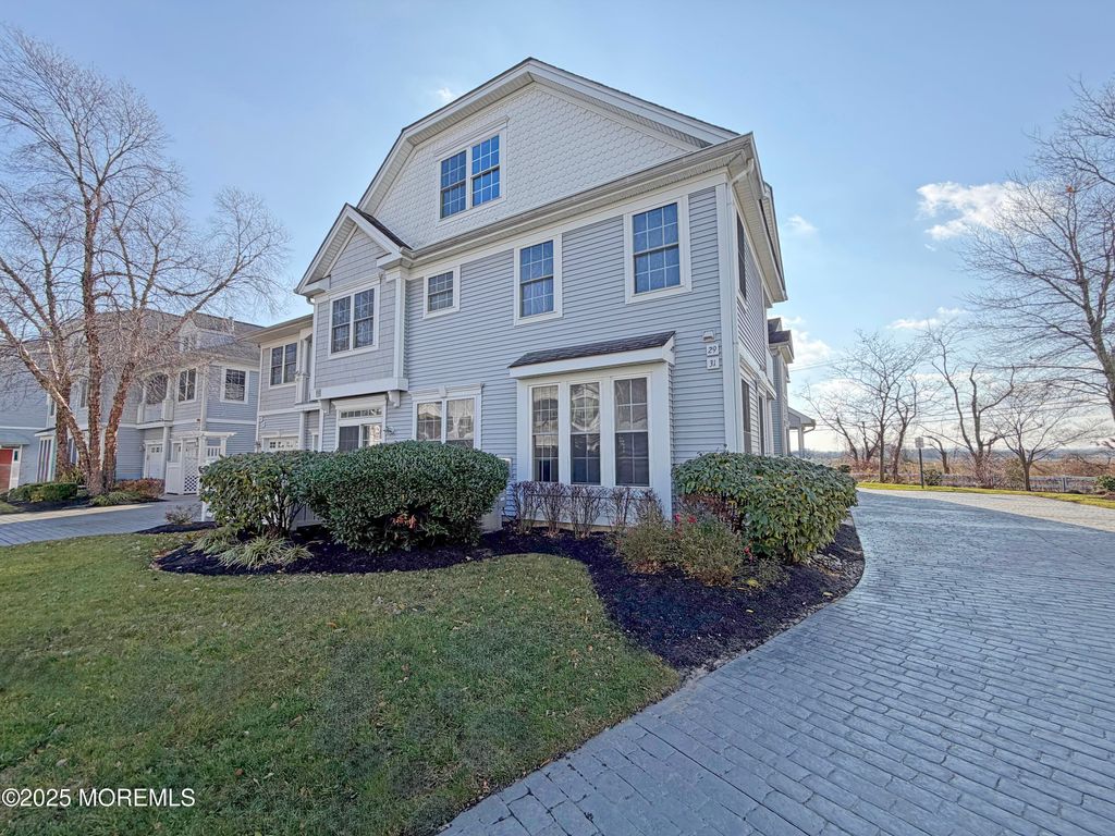 31 Skimmer Lane, Port Monmouth, NJ 07758