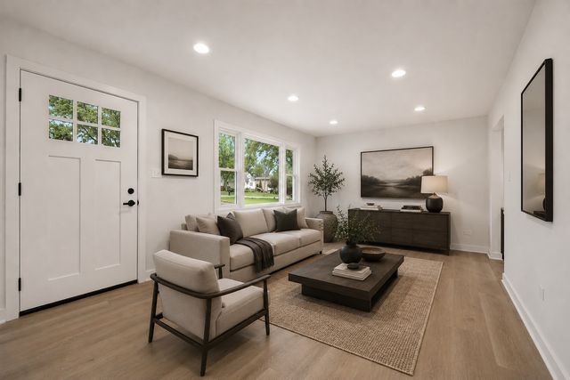 6214 Pershing Avenue, Downers Grove, IL 60516