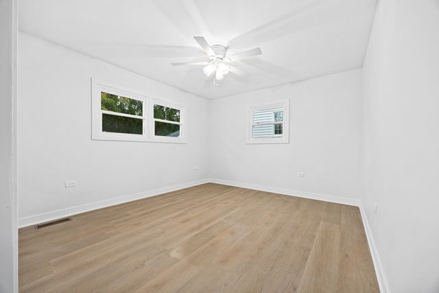 6214 Pershing Avenue, Downers Grove, IL 60516