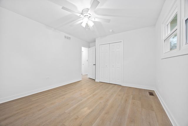 6214 Pershing Avenue, Downers Grove, IL 60516