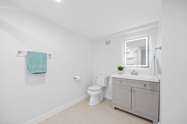 6214 Pershing Avenue, Downers Grove, IL 60516