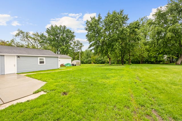6214 Pershing Avenue, Downers Grove, IL 60516