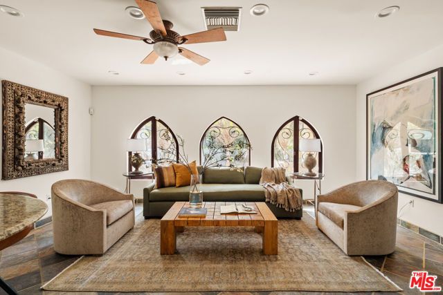 11411 Dona Lola Drive, Studio City (los Angeles), CA 91604