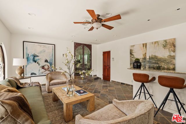 11411 Dona Lola Drive, Studio City (los Angeles), CA 91604