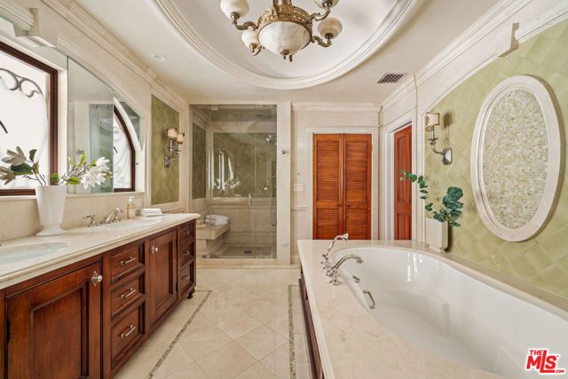 11411 Dona Lola Drive, Studio City (los Angeles), CA 91604