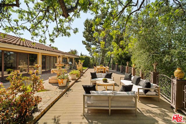 11411 Dona Lola Drive, Studio City (los Angeles), CA 91604