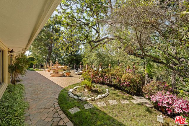 11411 Dona Lola Drive, Studio City (los Angeles), CA 91604