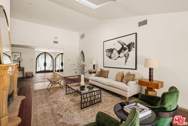 11411 Dona Lola Drive, Studio City (los Angeles), CA 91604