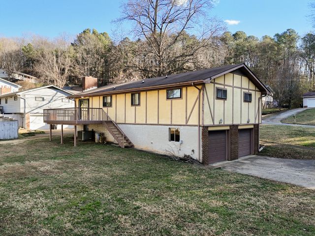 909 Chestnut Wood Lane, Chattanooga, TN 37421