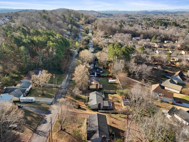 909 Chestnut Wood Lane, Chattanooga, TN 37421