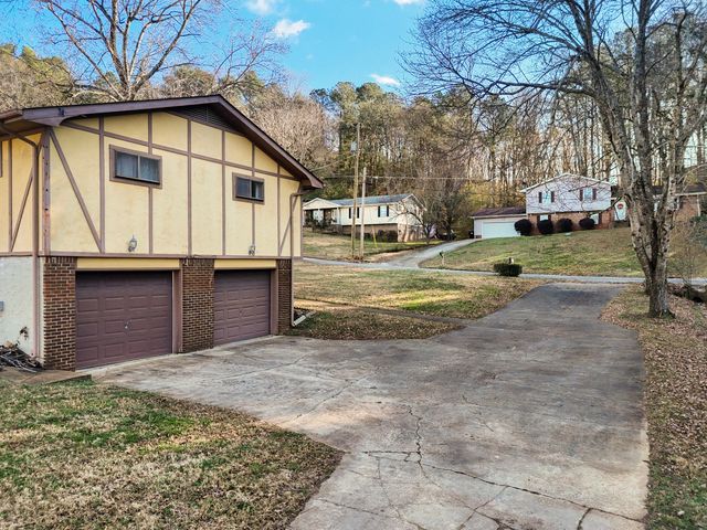 909 Chestnut Wood Lane, Chattanooga, TN 37421