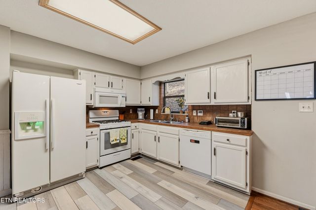 1429 Crestwood Drive, Louisville, TN 37777