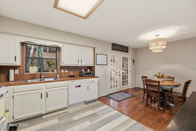 1429 Crestwood Drive, Louisville, TN 37777