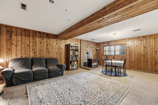 1429 Crestwood Drive, Louisville, TN 37777