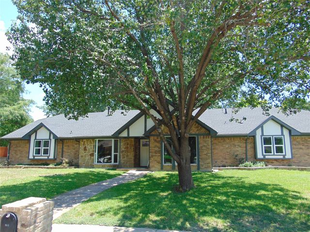 2714 Country Club Parkway, Garland, TX 75043