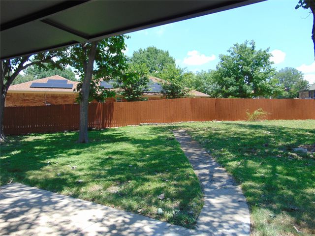2714 Country Club Parkway, Garland, TX 75043