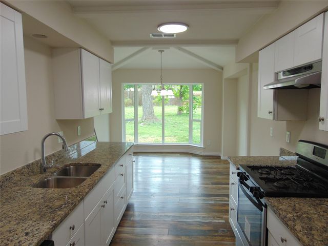 2714 Country Club Parkway, Garland, TX 75043
